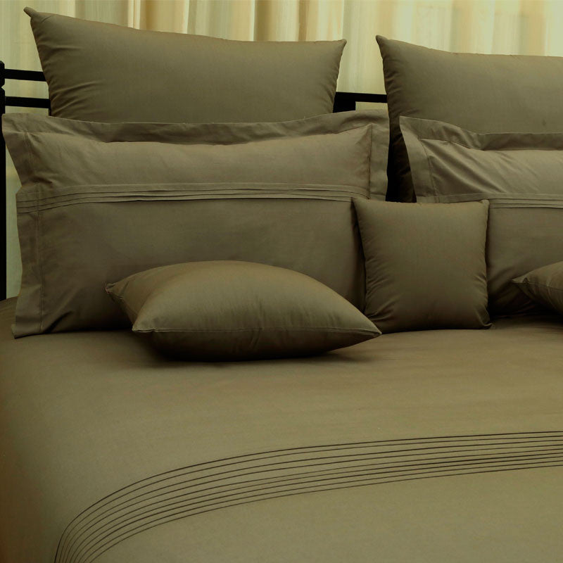 Overlap Bedsheet With Pillow Cover(Brown)