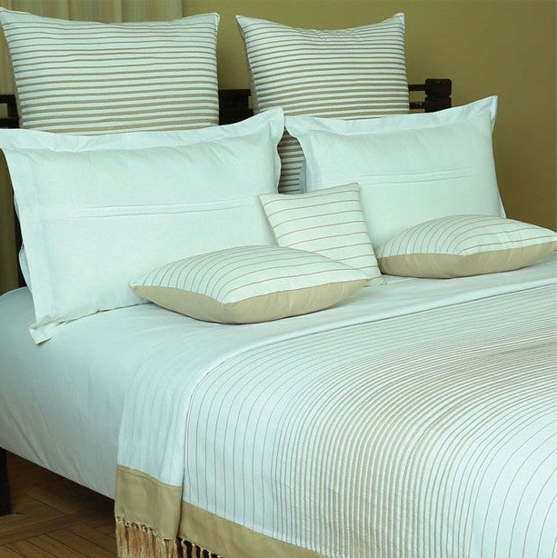 Tuck Bedspread Beige