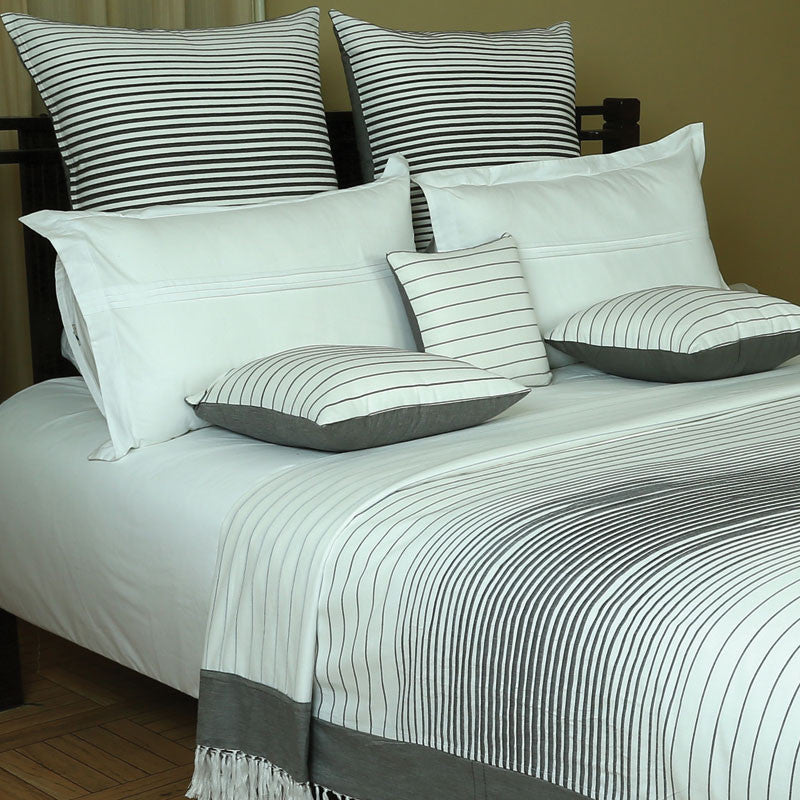 Tuck Bedspread Dark Grey