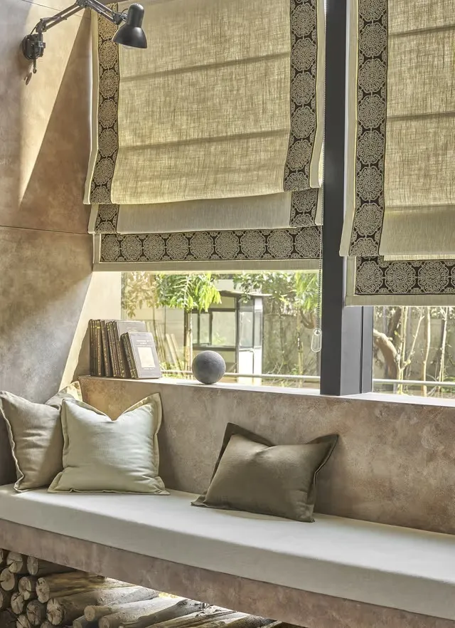 WINDOW BLINDS