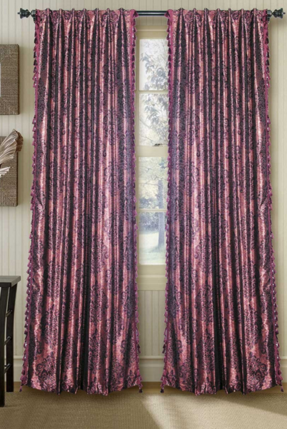 Eyelet curtain in Burgundy shade