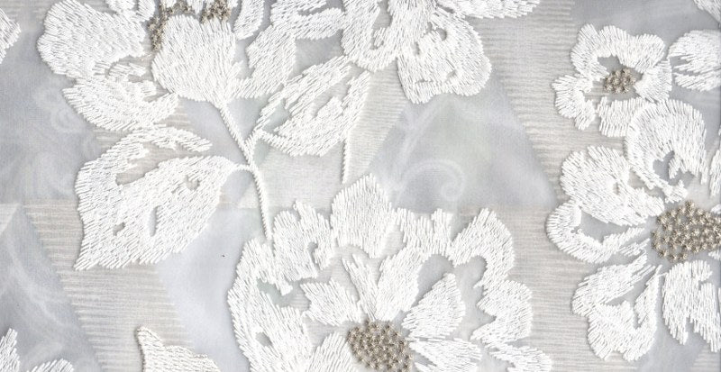 AP/The white book II/103307 Bella Frost/18508