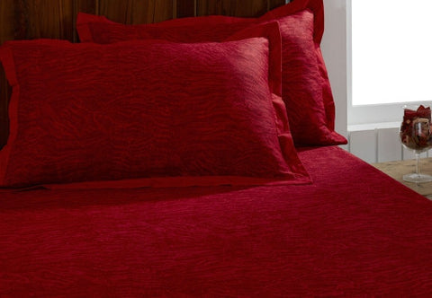 Enigma Print Red - 152 x 224 cms.